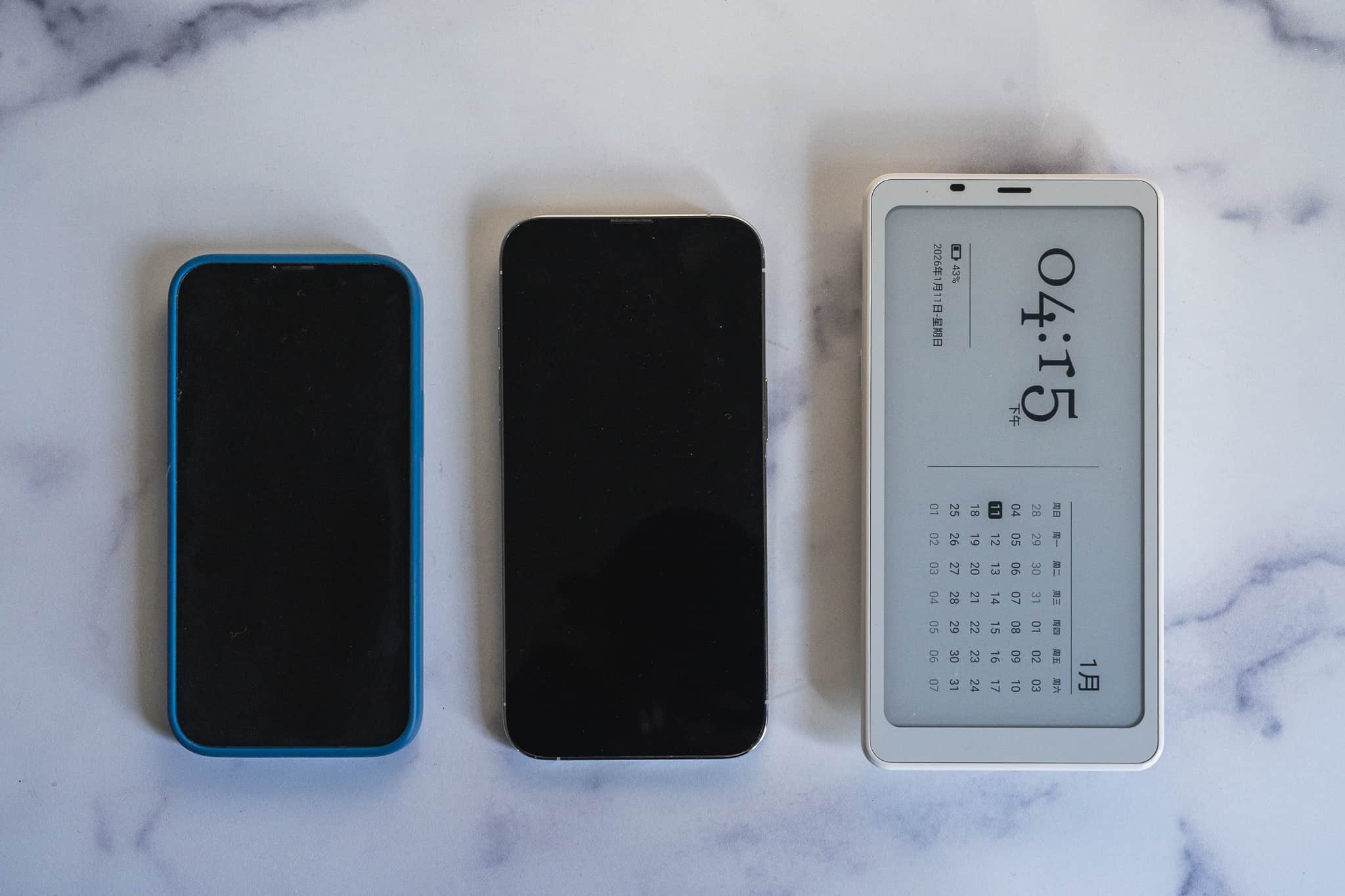 和iphone 13mini, iphone 14 pro的大小对比