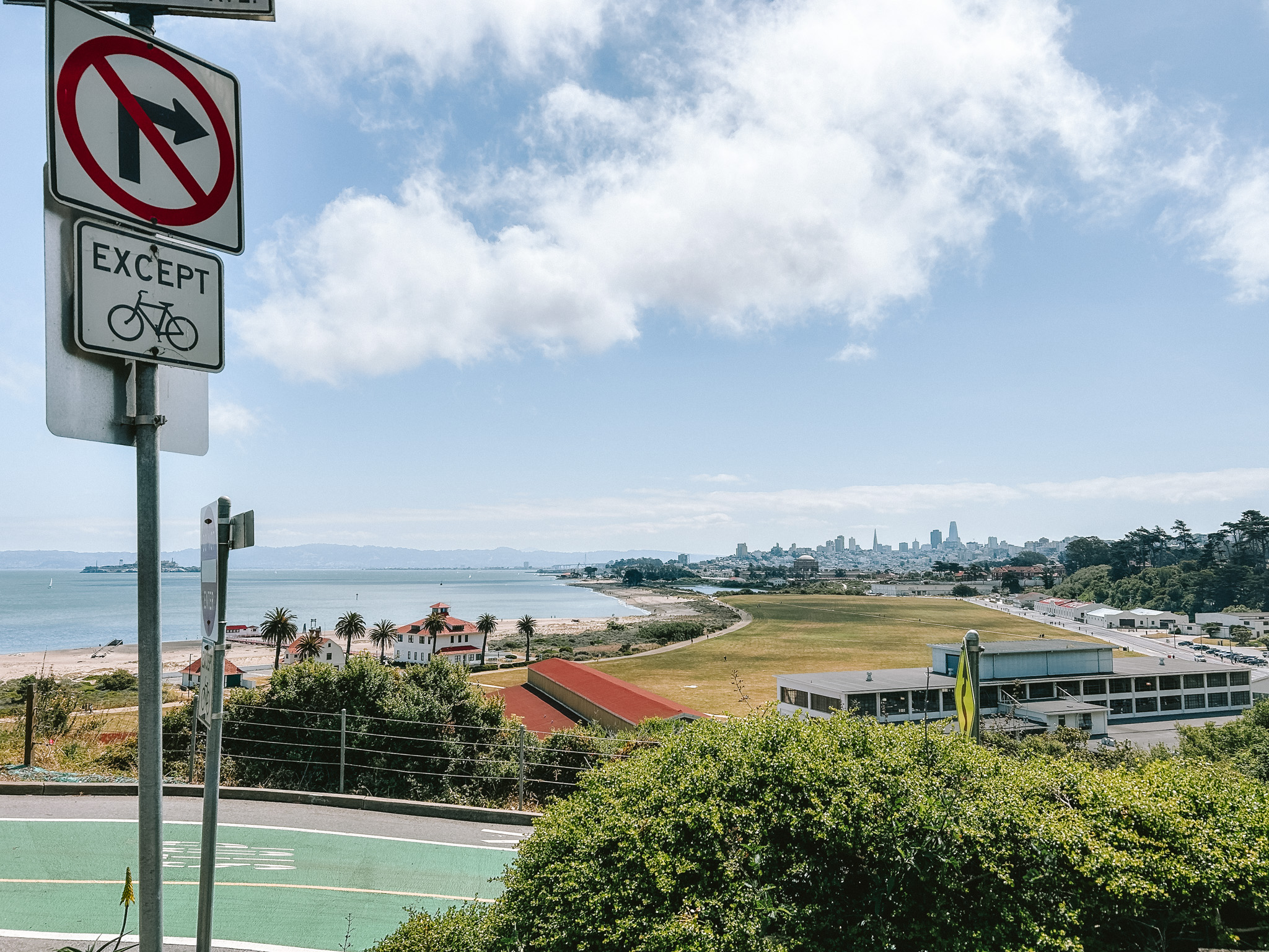 本月骑车路上摄于 Lincoln Blvd