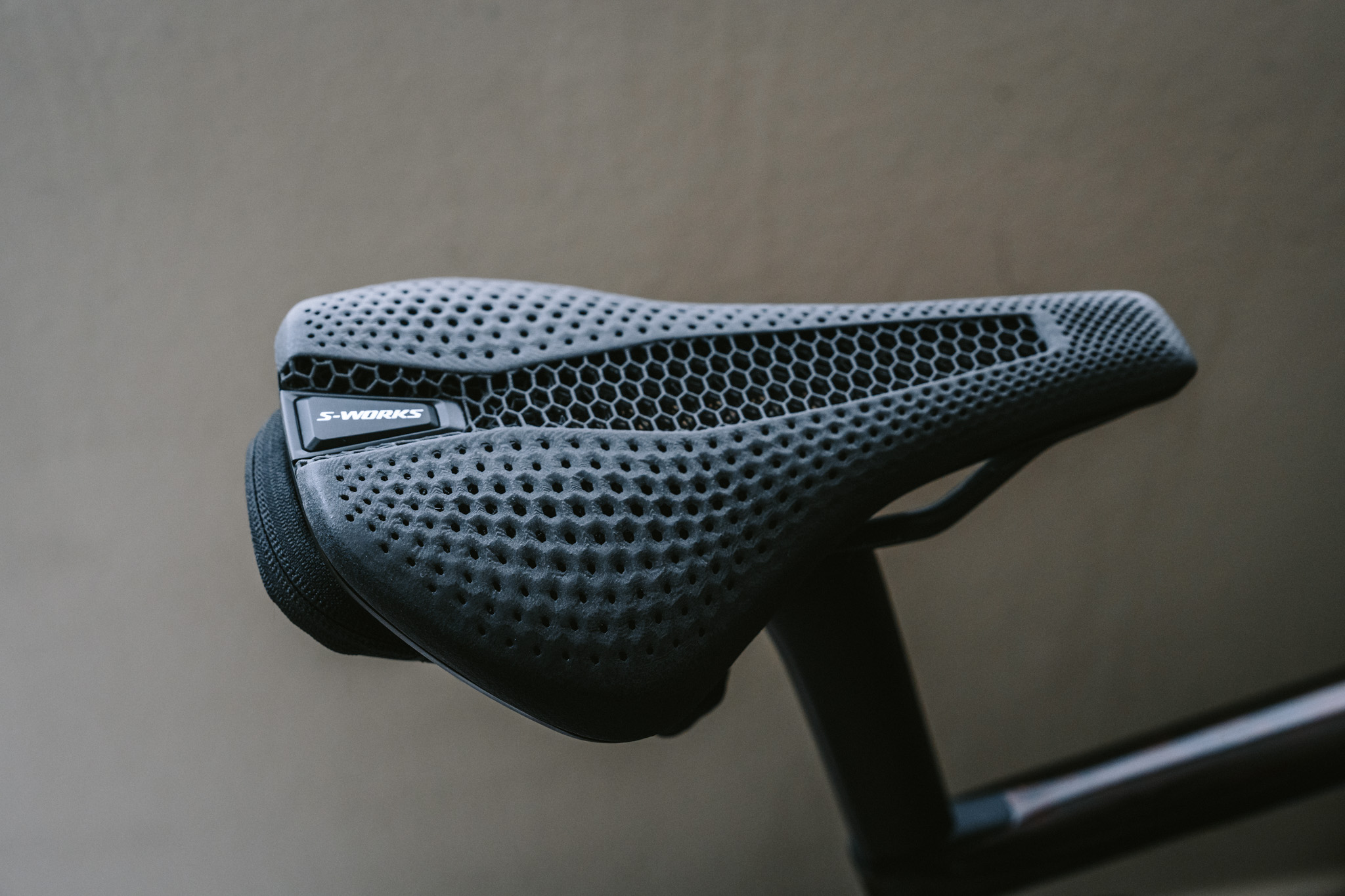 L试了好几款之后选中的 specialized 3D 打印坐垫
